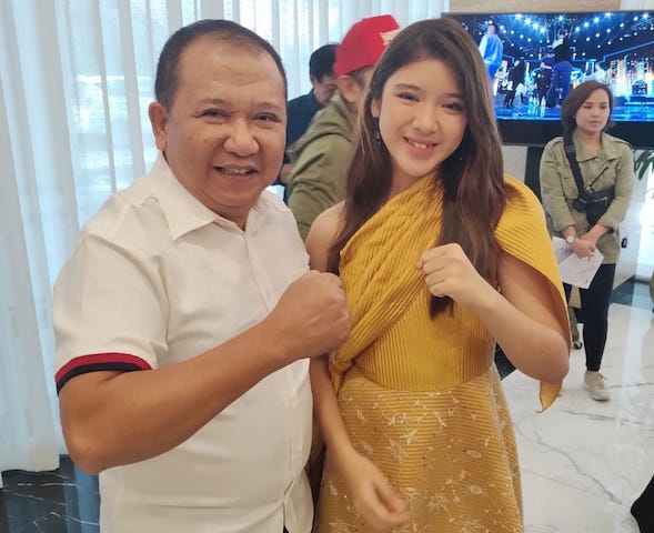 Bacabup Jember Hendy Siswanto Hadir Beri Dukungan ke Tiara untuk Masuk 3 Besar Indonesian Idol